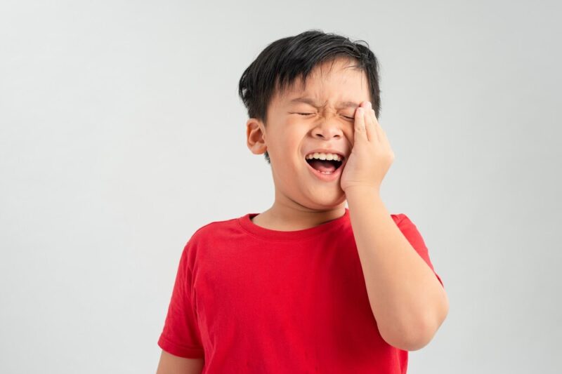 7 Penyebab Utama Gigi Anak Berlubang dan Cara Mengobatinya